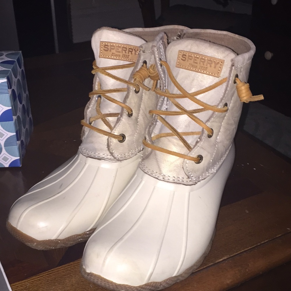 Cream Sperry Boots 10M